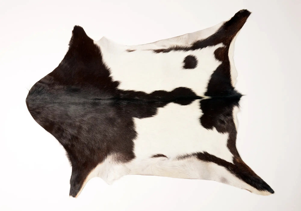 Goatskin rug #048 black and white