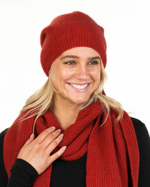 NX677 Scarlet p[ossum merino slouch scarf